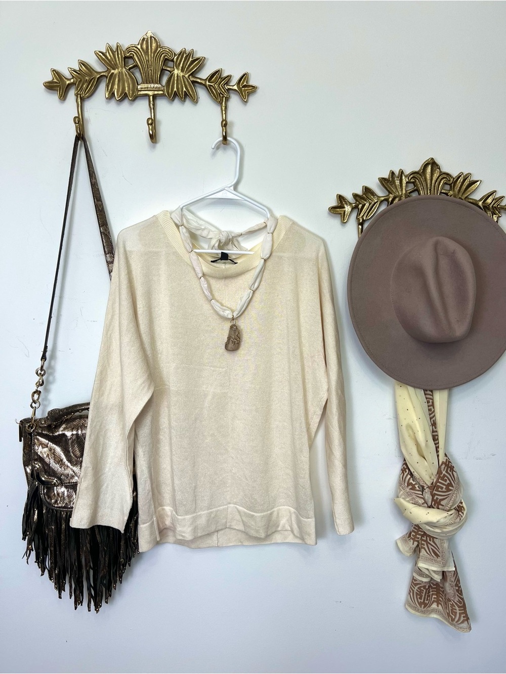 🍂🍁Esprit cream batwing sweater style Xl